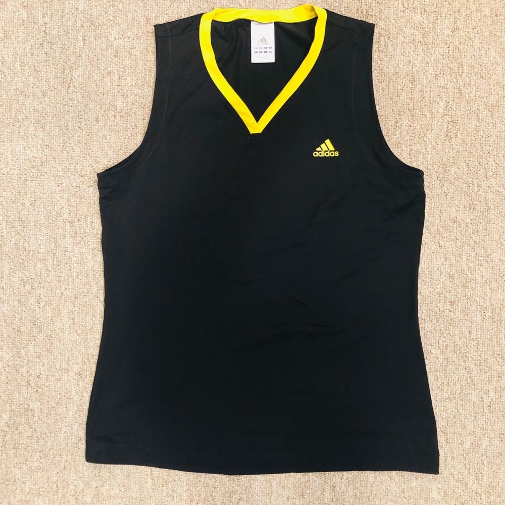 Women’s ClimaLite Sleeveless V-neck-Size Medium